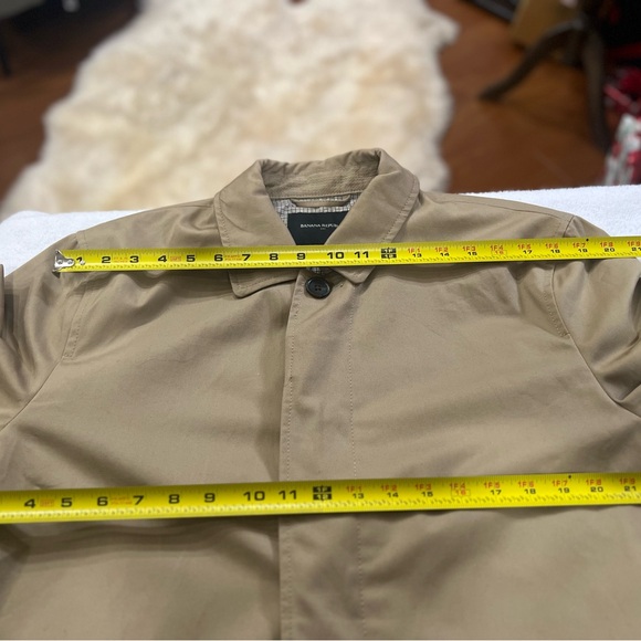 Banana Republic Men's Khaki Trench Coat - Picture 7 of 7